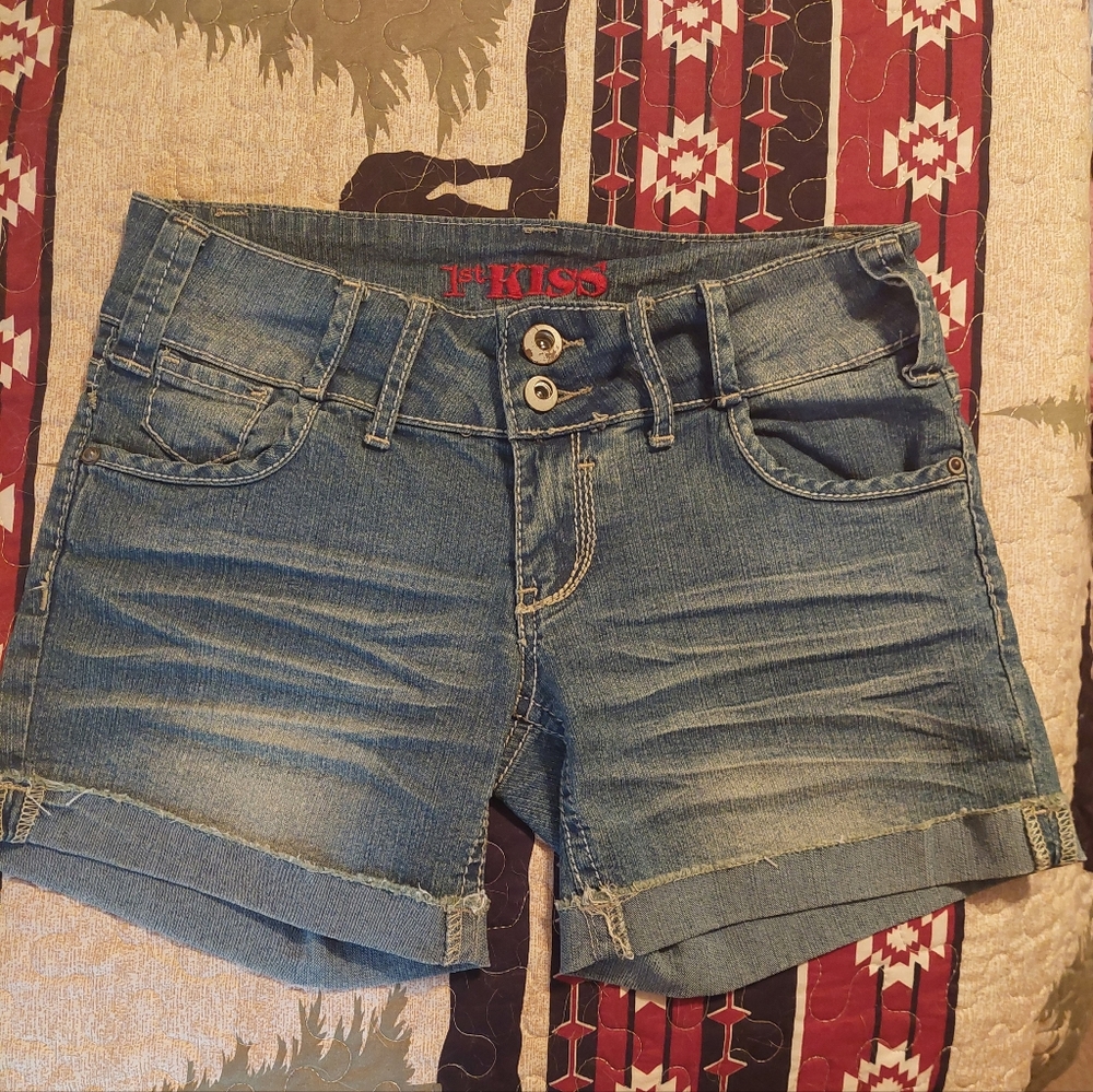 1stKISS Jean Shorts